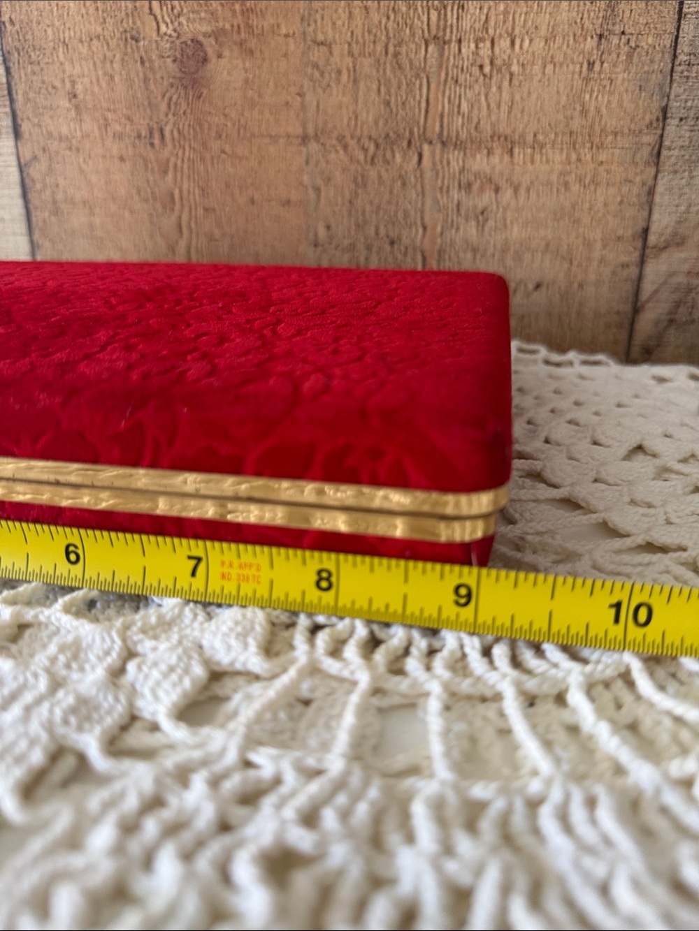 VTG red velvet jewelry box/travel case with gold-tone trim with clip on earrings - Picture 8 of 14